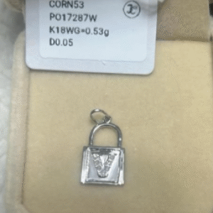 [PENDANT] D0.05ct Letter V Padlock Pendant - K18WG 0.53g - CORN53 | EJJC1031